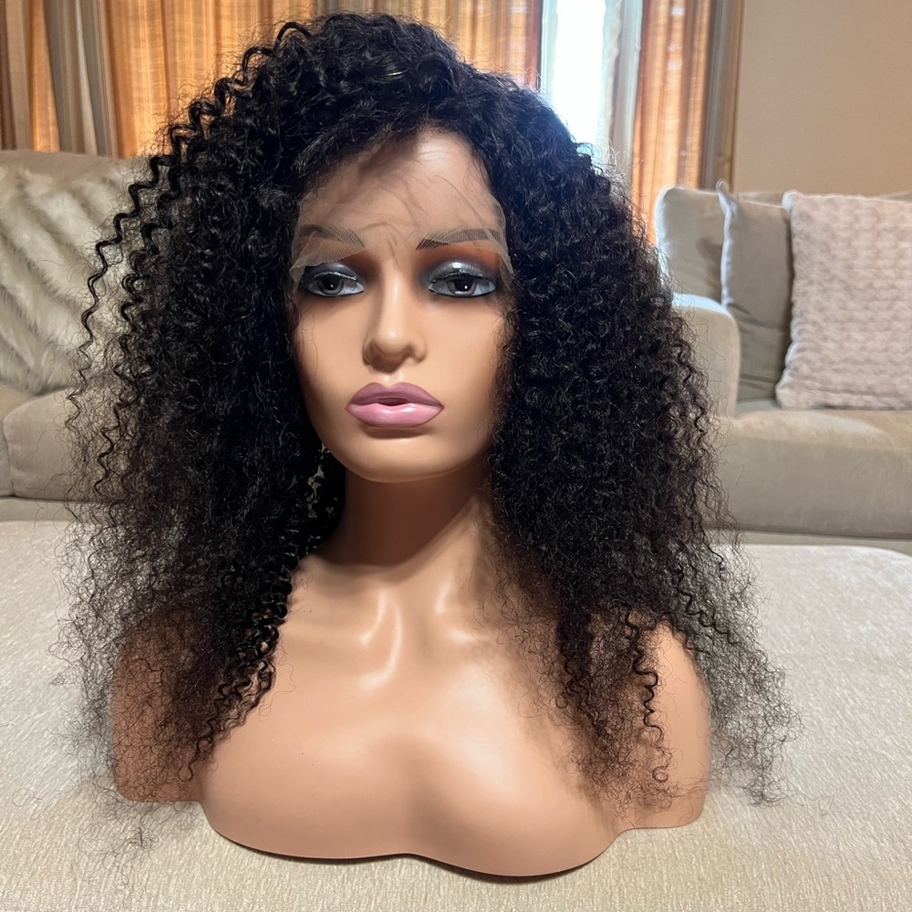 Wig - Picture 5 of 6